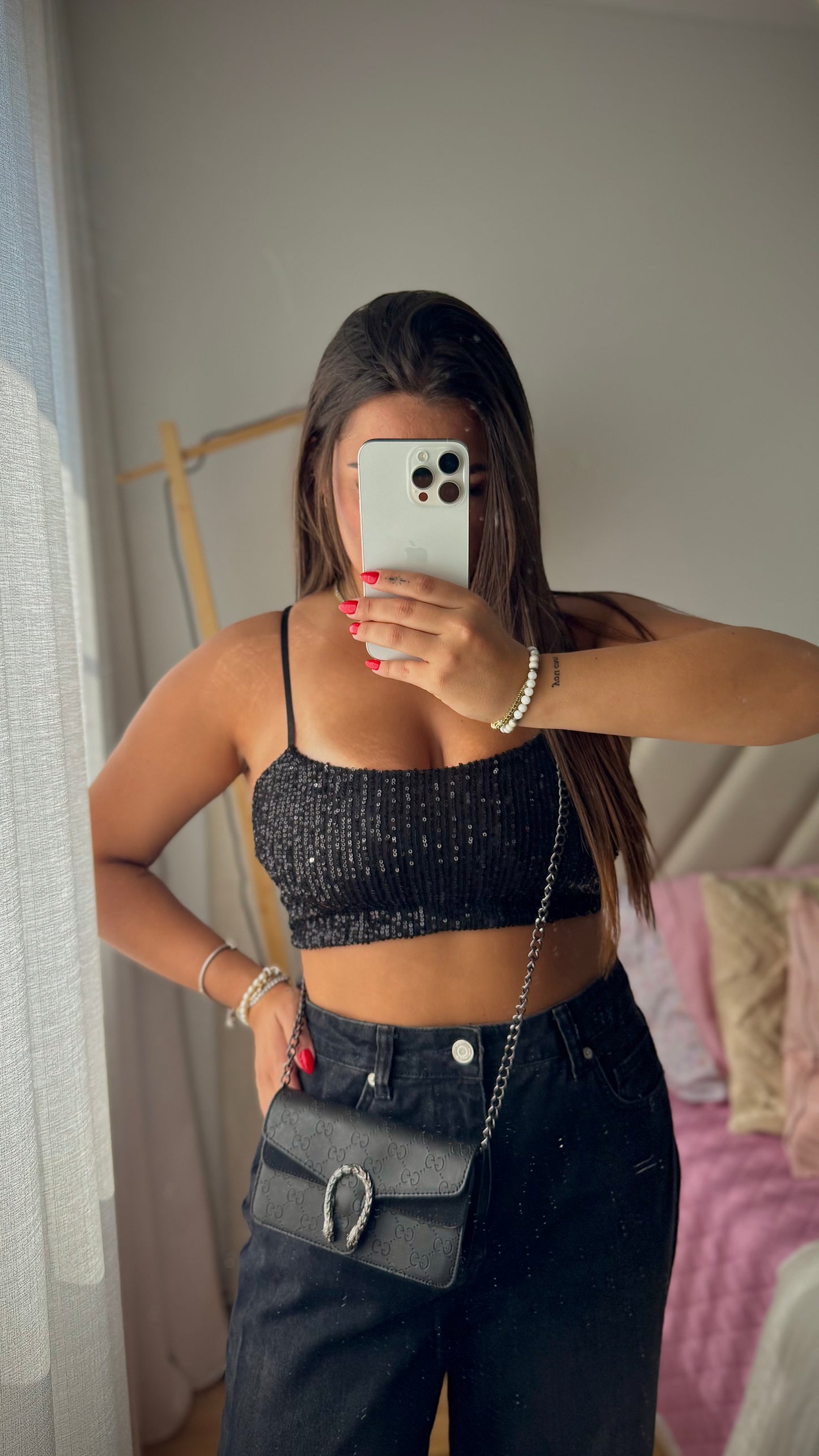 TOP LANTEJOULAS PRETO